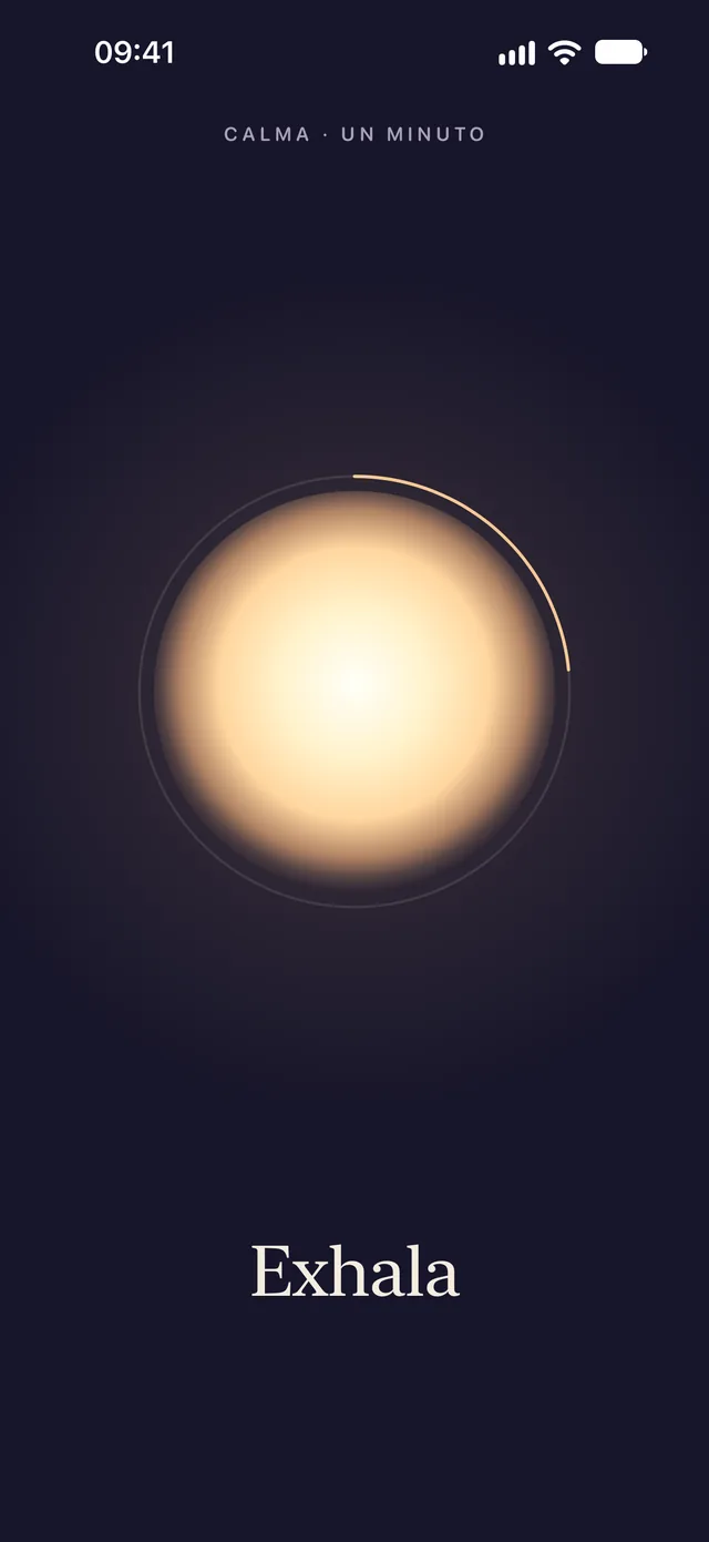 Un iPhone con la respiración Calma de un minuto de Lentu: la esfera dentro de un fino anillo de progreso, y la palabra Exhala.